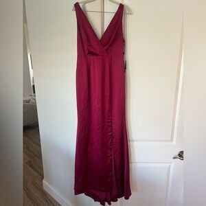 Adrianna Papell satin open bow back dress in red plum
Prom dress